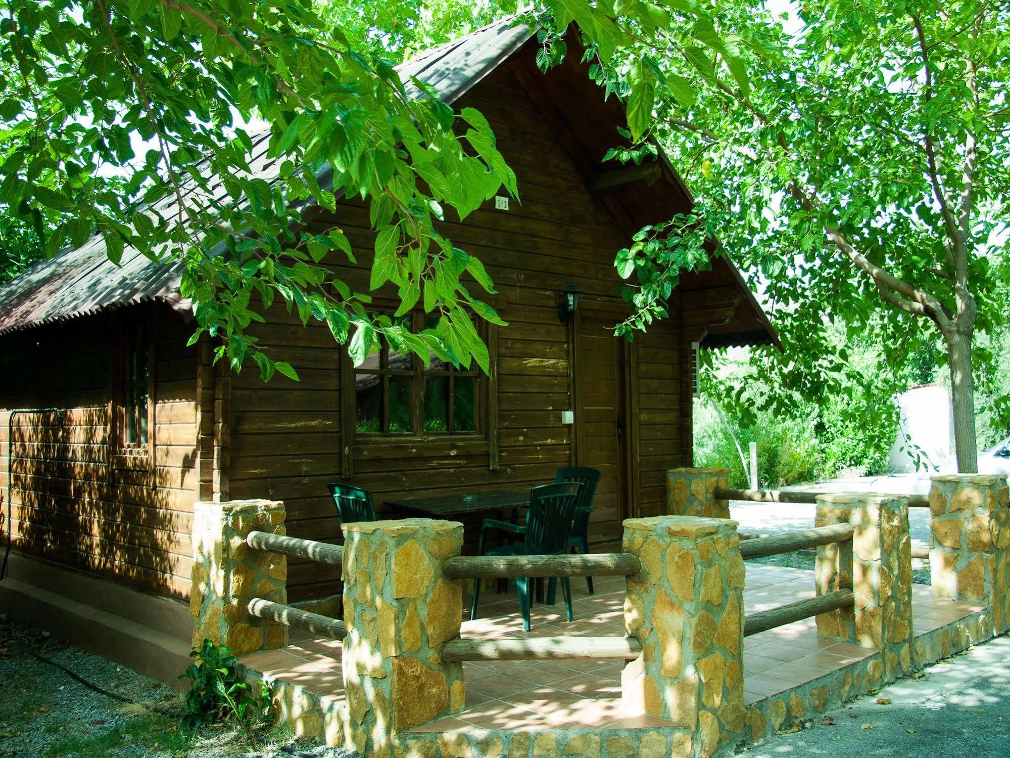 Fuente Del Lobo Glamping & Bungalows - Adults Only Pinos Genil Exterior foto